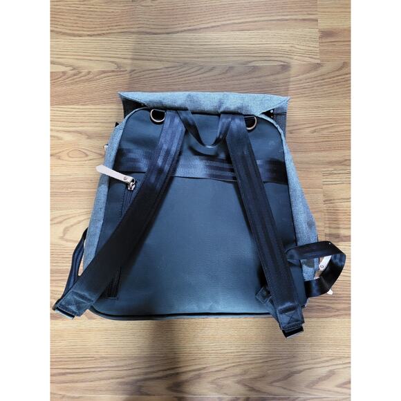 Petunia Pickle Bottom Boxy Backpack Diaper Bag *BROKEN STRAP* - Picture 2 of 8